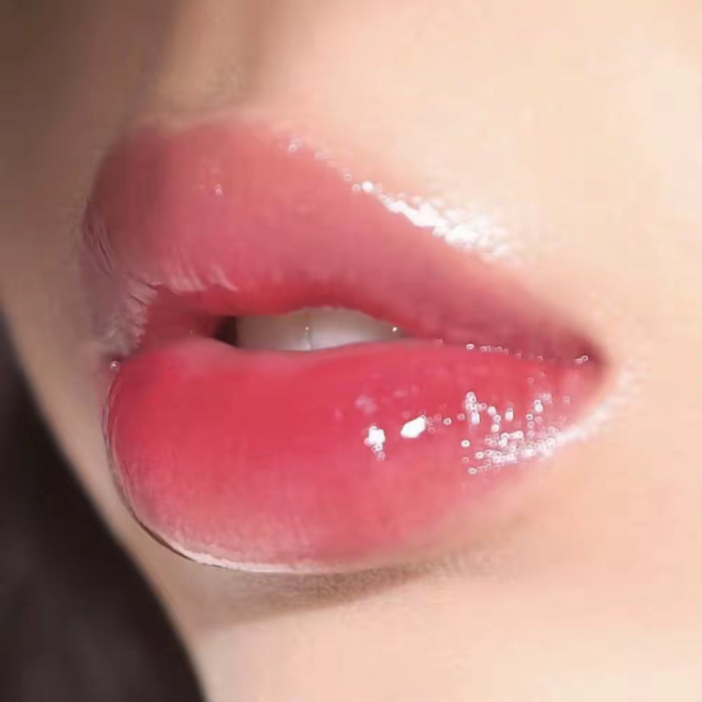 The Daily Glow Peptide Hyaluronic Lip Oil SPF15